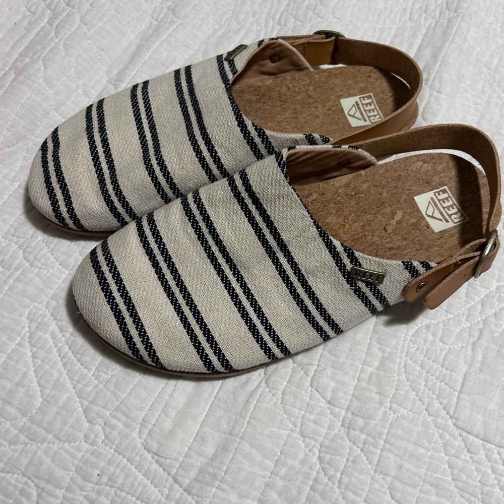 Reef Slingback Clogs in Cream and Black